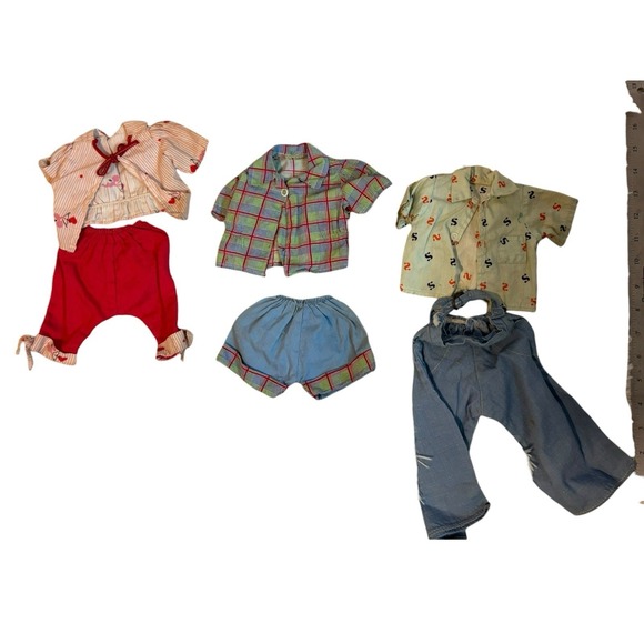 Vintage Doll Clothes Lot of 24 Pieces Dresses Outfits Mixed Styles - Picture 7 of 9